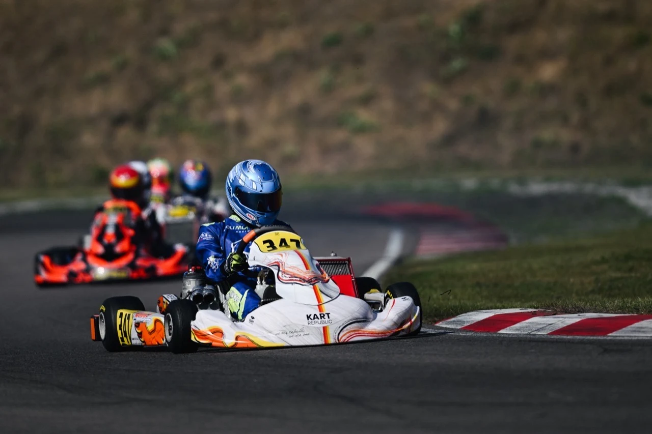 Rodion Gurjanov racing kart number 347 through a corner